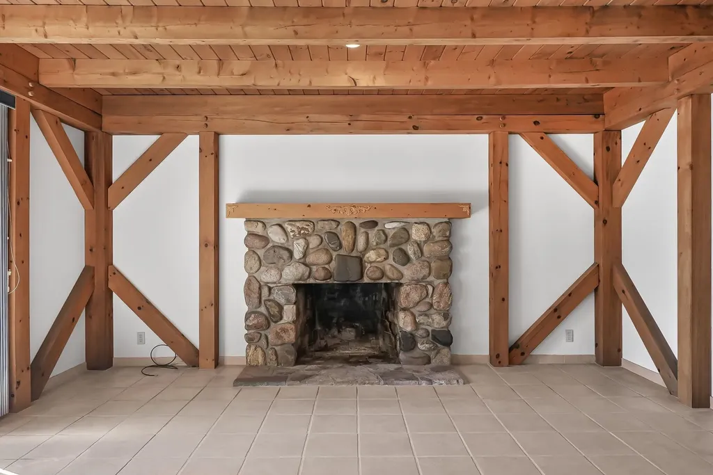 1275 S Nanagosa Trail Suttons Bay Township MI 49682