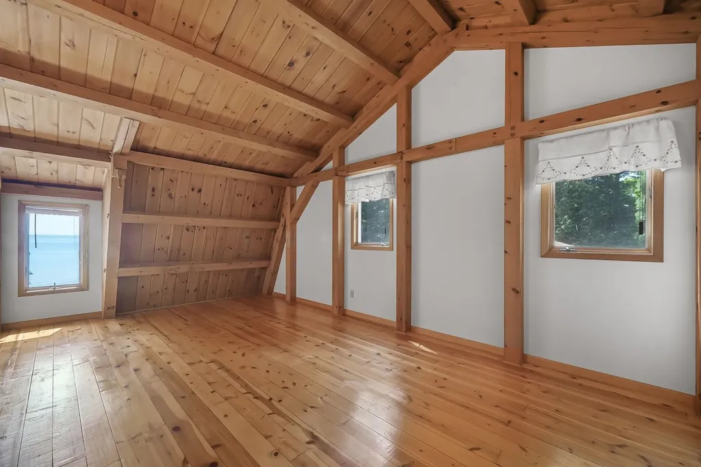1275 S Nanagosa Trail Suttons Bay Township MI 49682