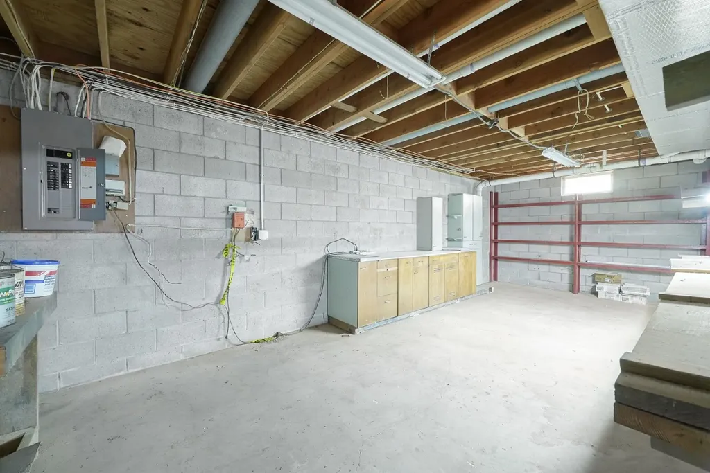1275 S Nanagosa Trail Suttons Bay Township MI 49682