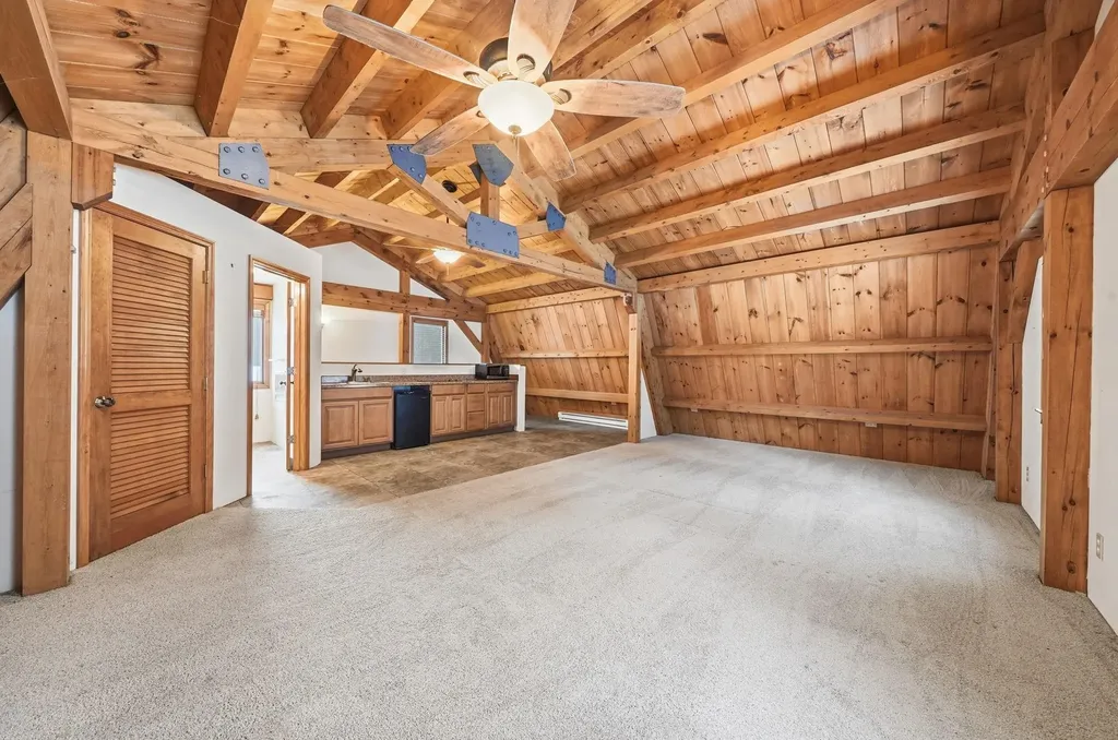 1275 S Nanagosa Trail Suttons Bay Township MI 49682