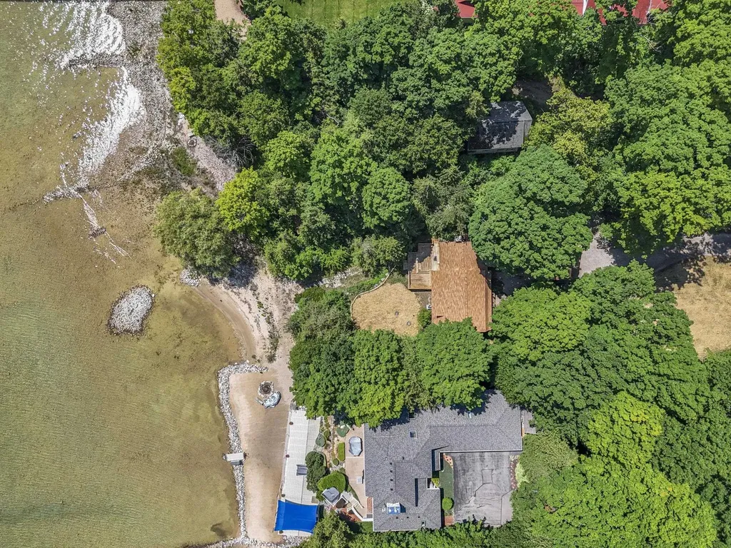 1275 S Nanagosa Trail Suttons Bay Township MI 49682