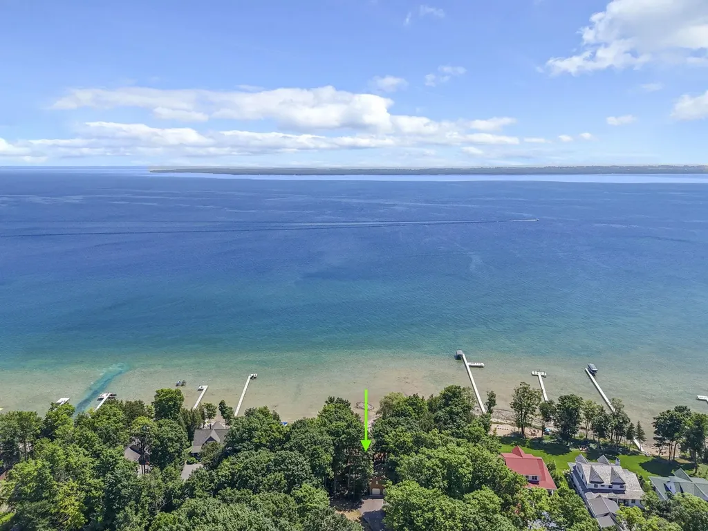 1275 S Nanagosa Trail Suttons Bay Township MI 49682