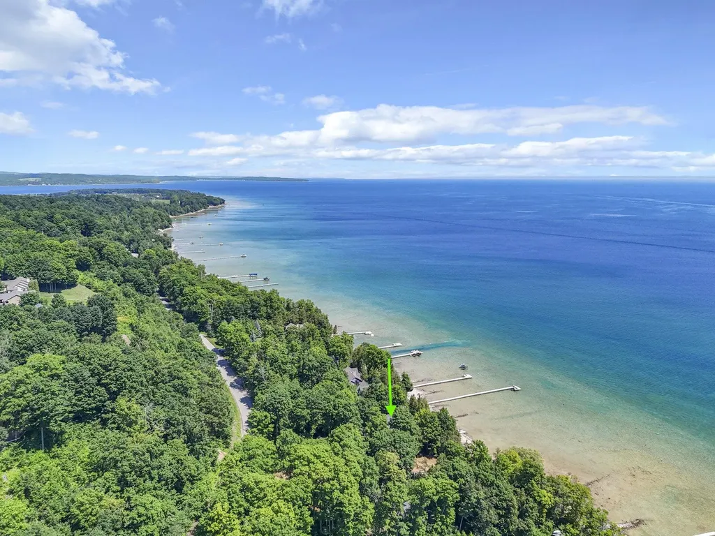 1275 S Nanagosa Trail Suttons Bay Township MI 49682