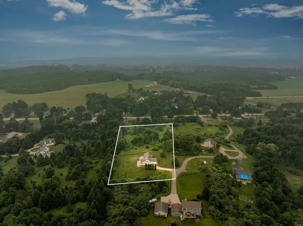6025 Country Cove Long Lake Township MI 49685