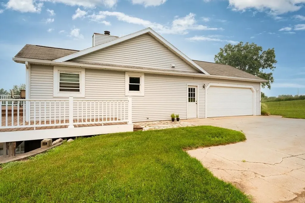 6025 Country Cove Long Lake Township MI 49685