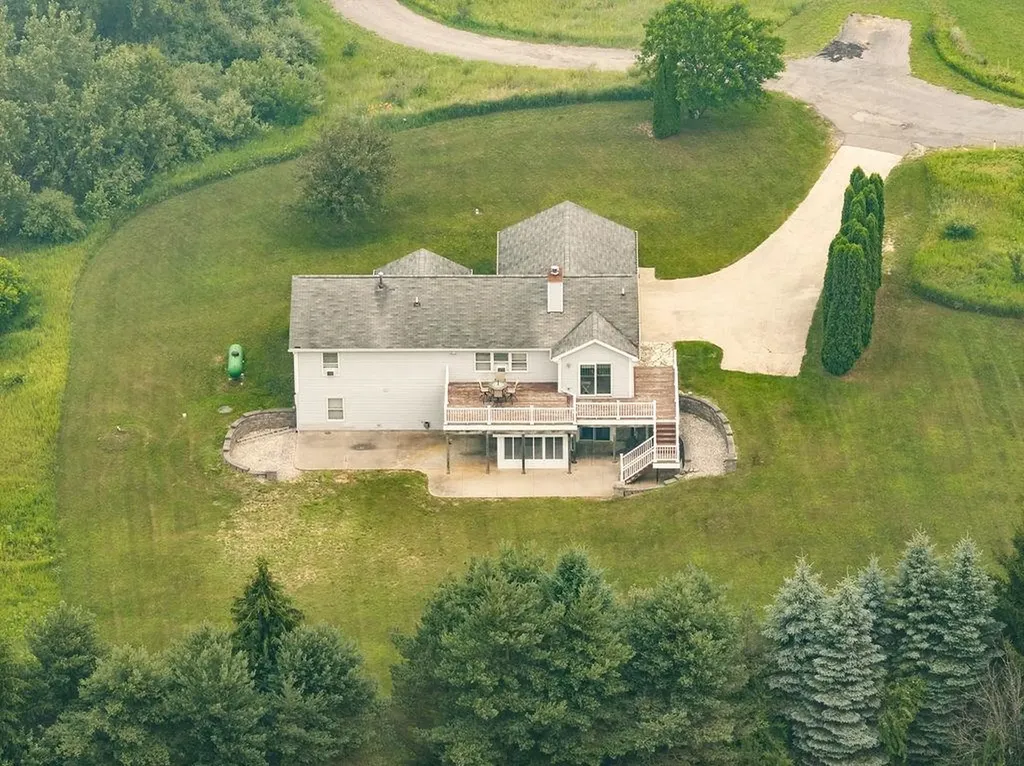 6025 Country Cove Long Lake Township MI 49685