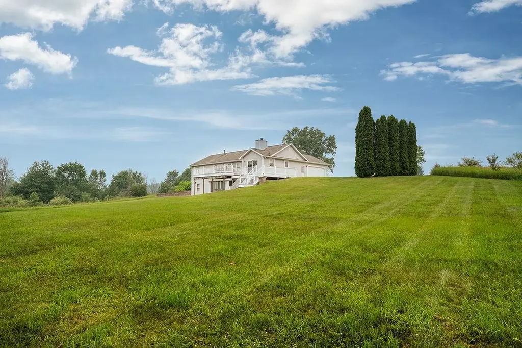 6025 Country Cove Long Lake Township MI 49685
