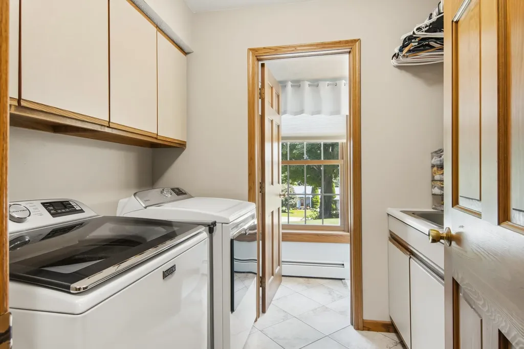 9770 E Valley Hills Drive Elmwood Charter Township MI 49684