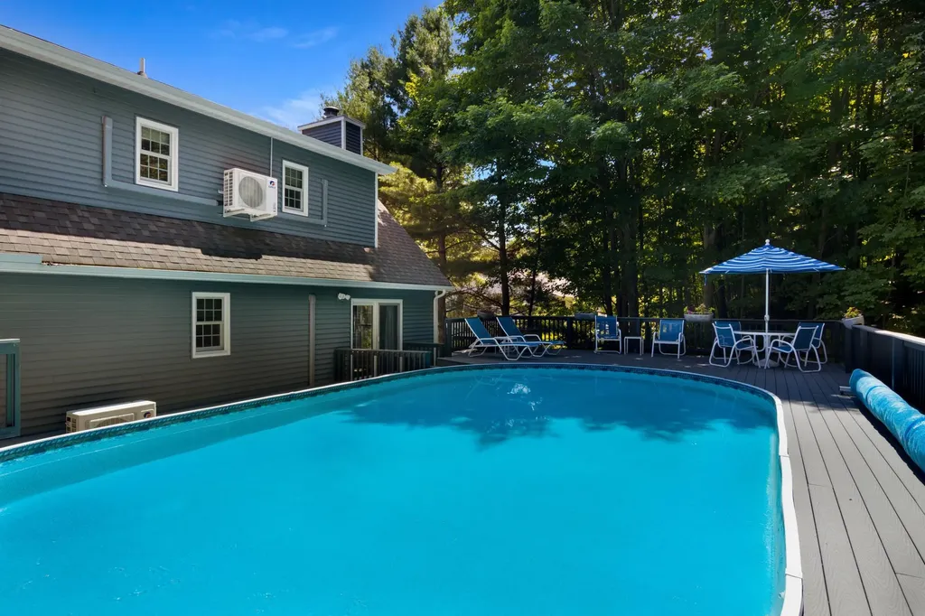 9770 E Valley Hills Drive Elmwood Charter Township MI 49684