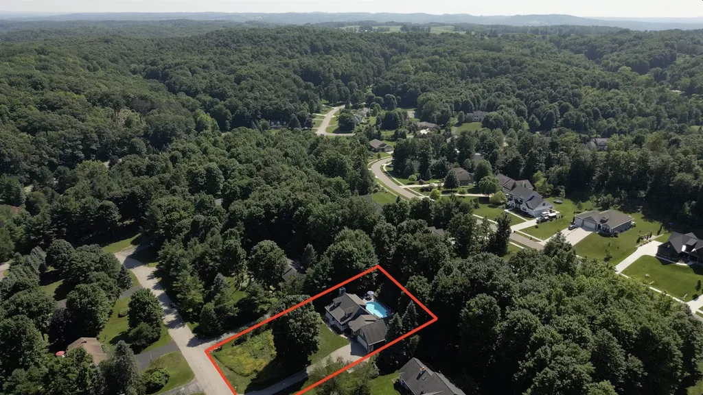 9770 E Valley Hills Drive Elmwood Charter Township MI 49684