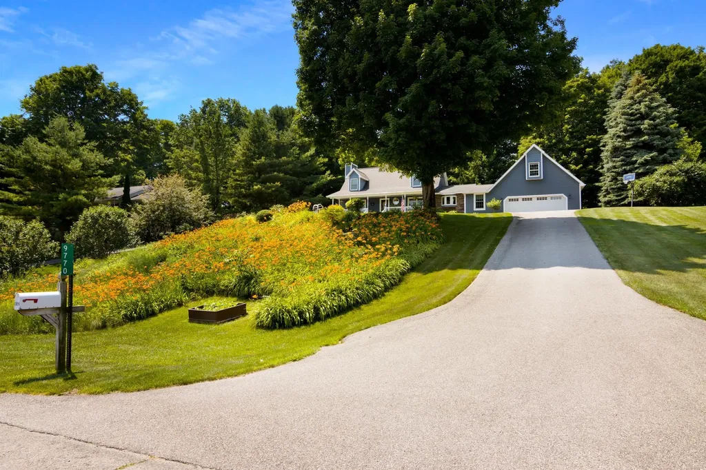 9770 E Valley Hills Drive Elmwood Charter Township MI 49684