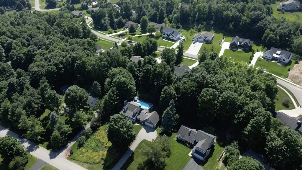 9770 E Valley Hills Drive Elmwood Charter Township MI 49684