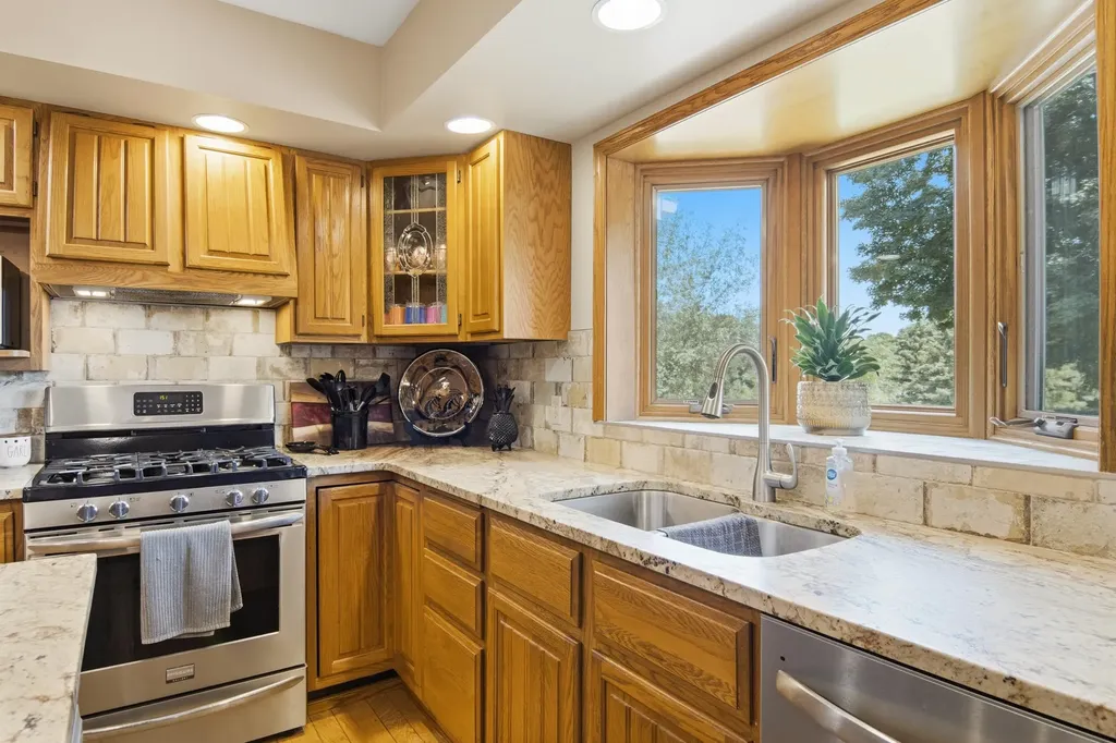 9770 E Valley Hills Drive Elmwood Charter Township MI 49684