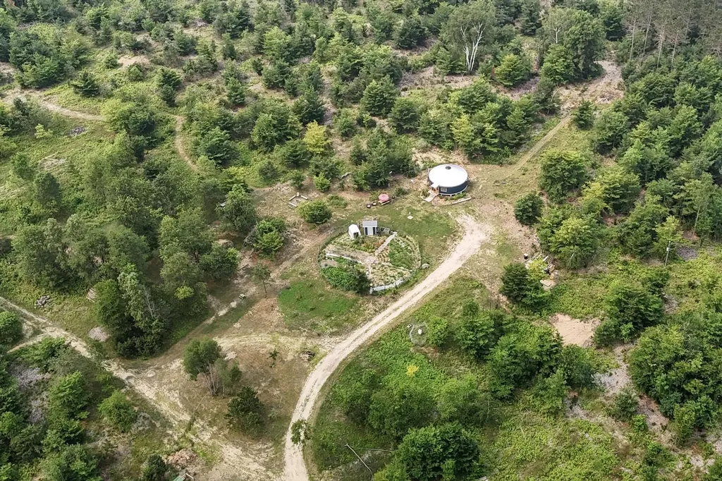 6287 Ingersoll Road SW Springfield Township MI 49633