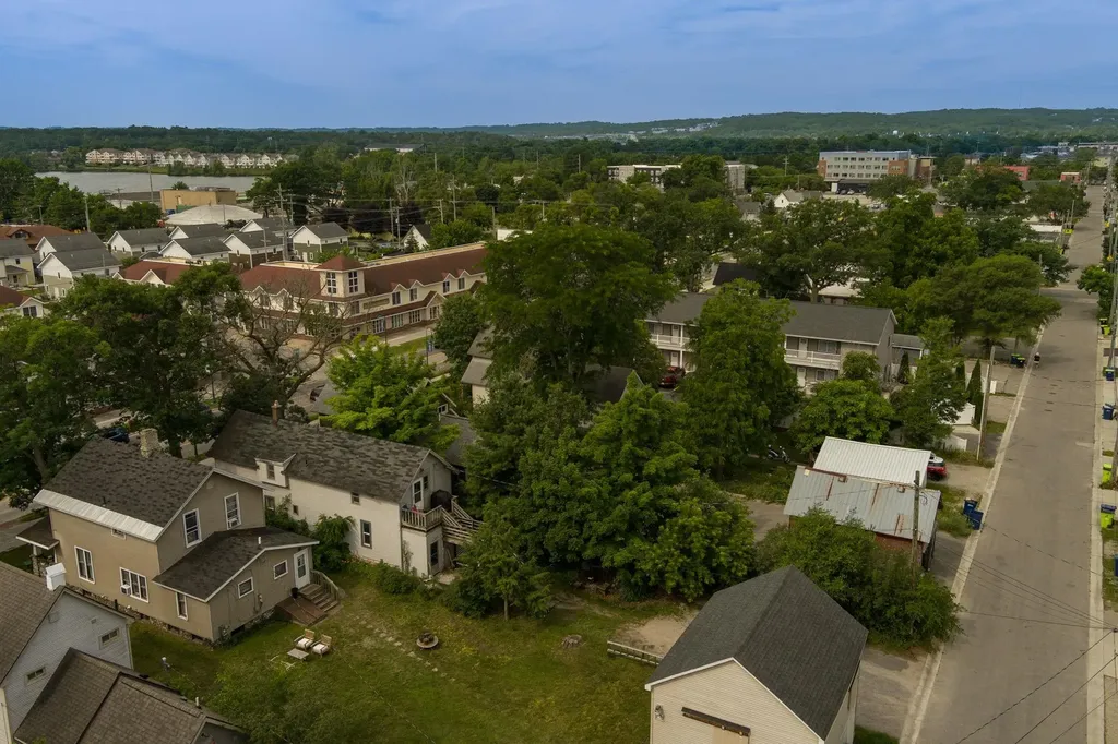 633 E Eighth Traverse City City MI 49686