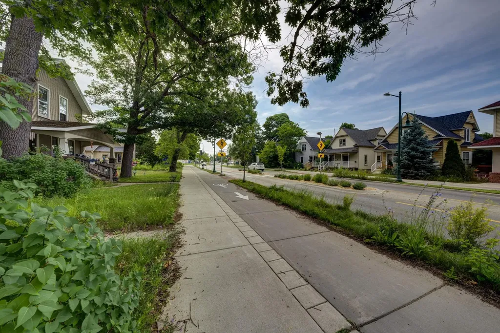 633 E Eighth Traverse City City MI 49686