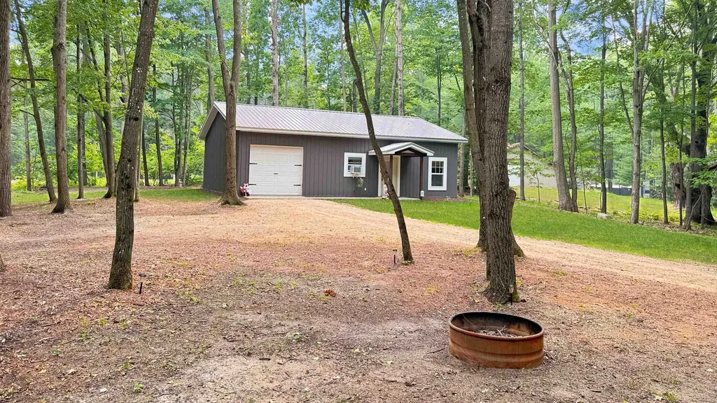 99 Middle Trail Rose Lake Township MI 49655