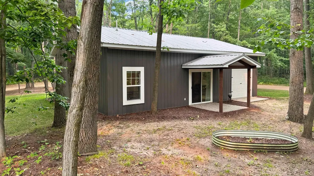 99 Middle Trail Rose Lake Township MI 49655