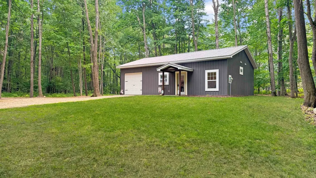 99 Middle Trail Rose Lake Township MI 49655