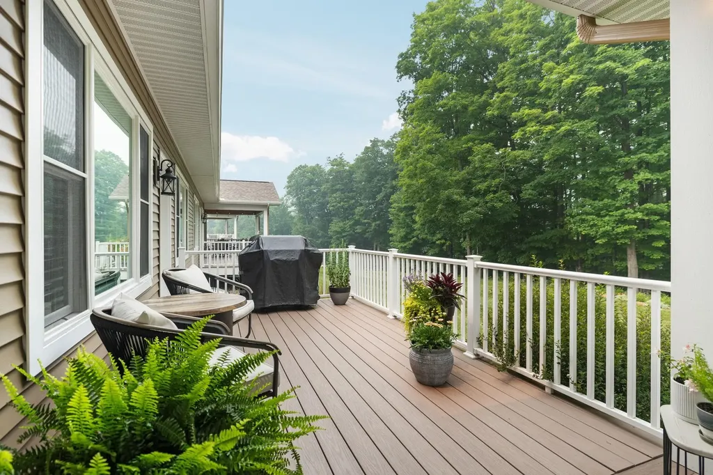 2256 Chelsea Lane Garfield Charter Township MI 49685