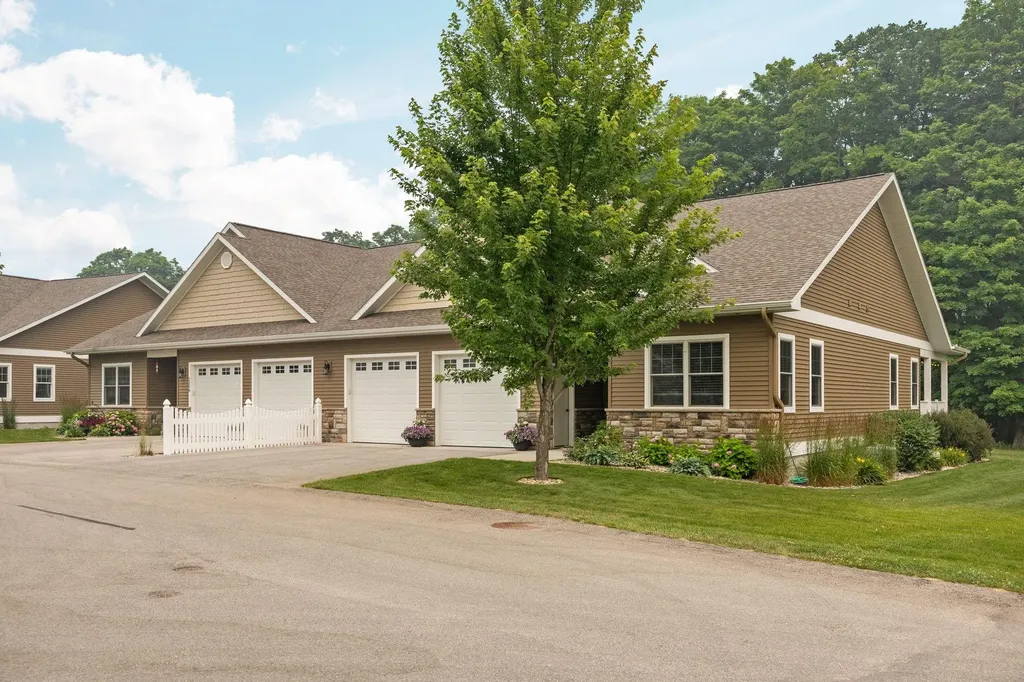 2256 Chelsea Lane Garfield Charter Township MI 49685