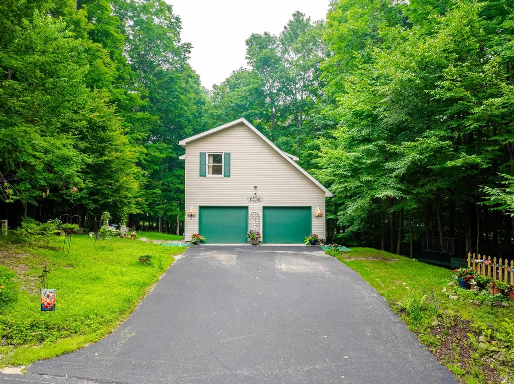 209 Black Ridge Court East Bay Township MI 49696