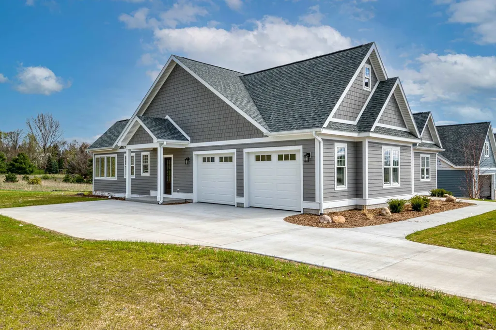 229 Vineyard Ridge Drive Peninsula Township MI 49686