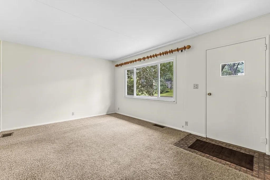 805 Indian Trail Boulevard East Bay Township MI 49686