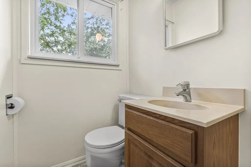 805 Indian Trail Boulevard East Bay Township MI 49686