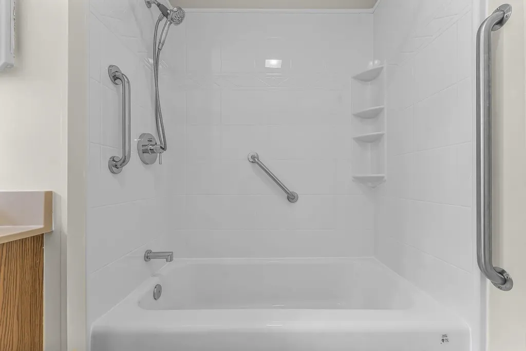 805 Indian Trail Boulevard East Bay Township MI 49686