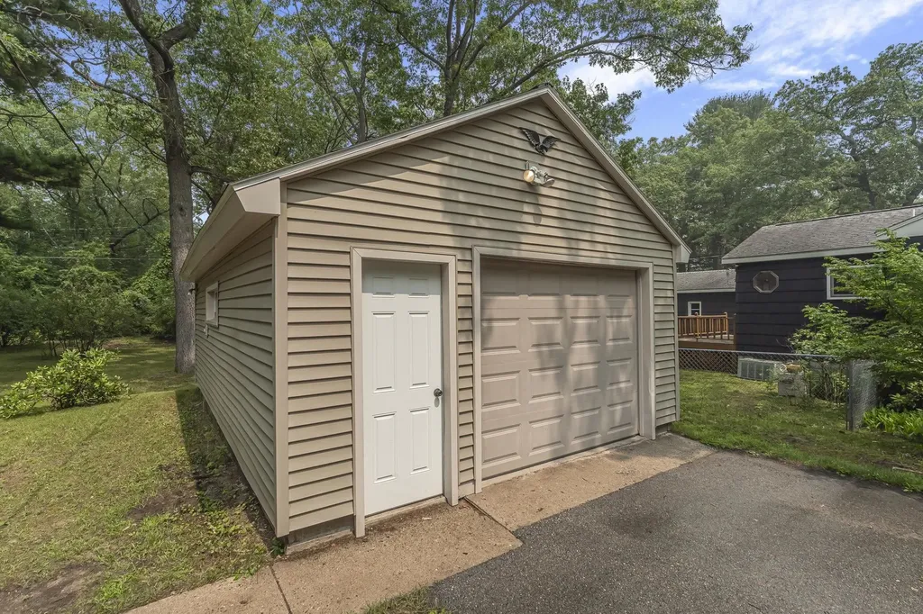 805 Indian Trail Boulevard East Bay Township MI 49686