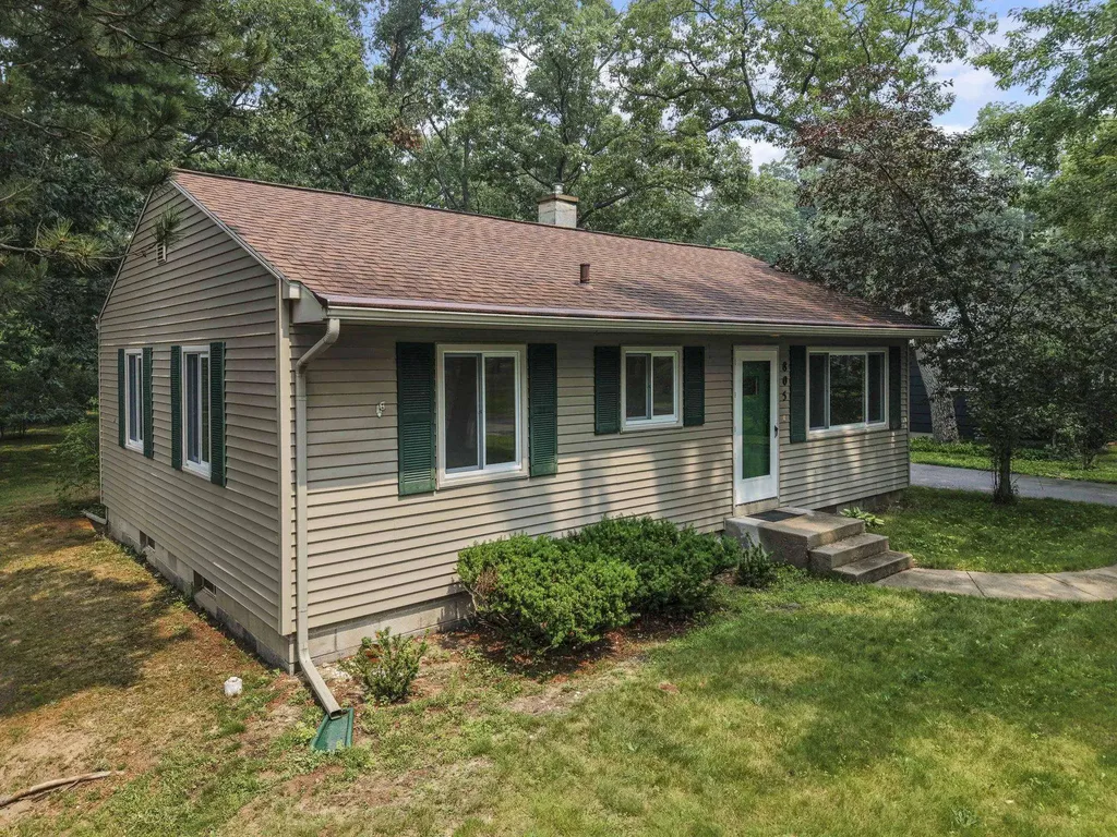 805 Indian Trail Boulevard East Bay Township MI 49686