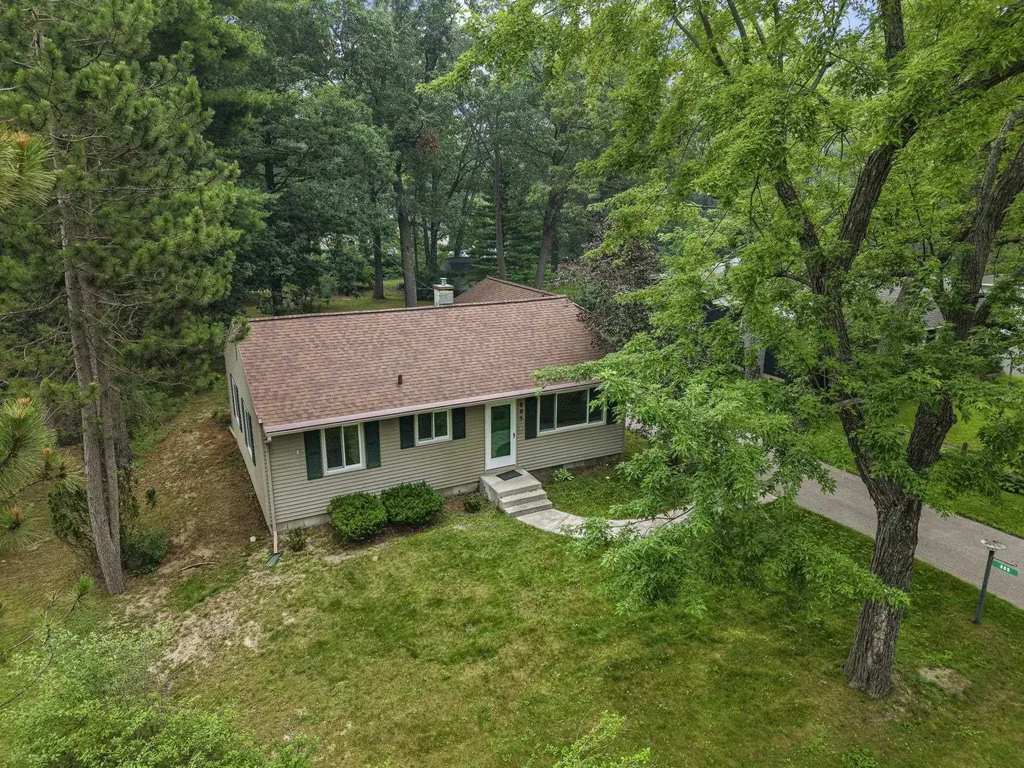 805 Indian Trail Boulevard East Bay Township MI 49686