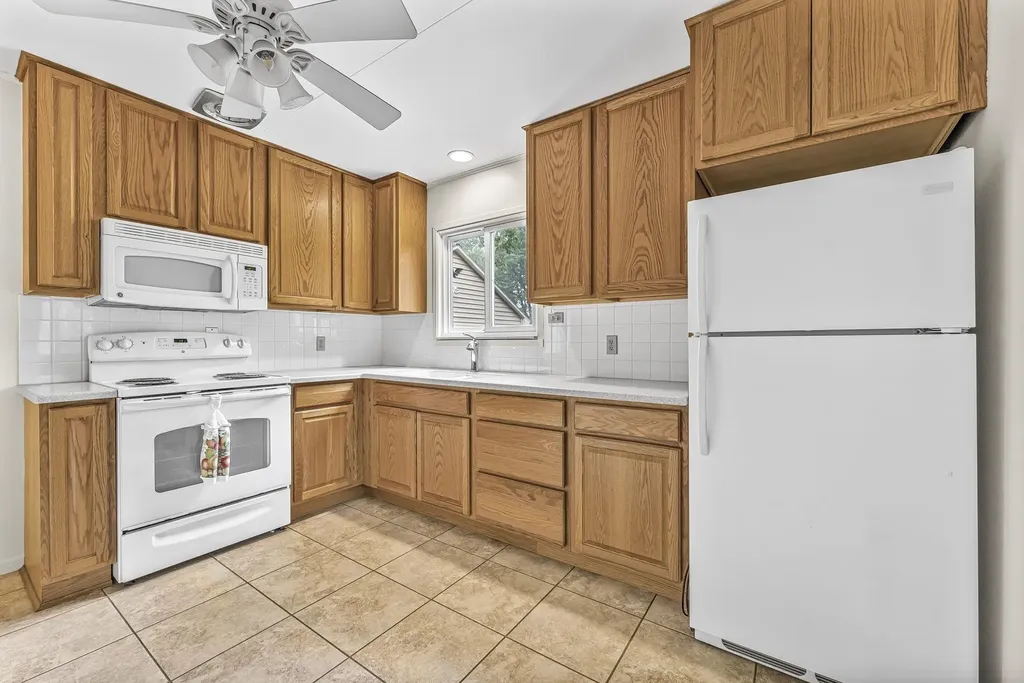 805 Indian Trail Boulevard East Bay Township MI 49686
