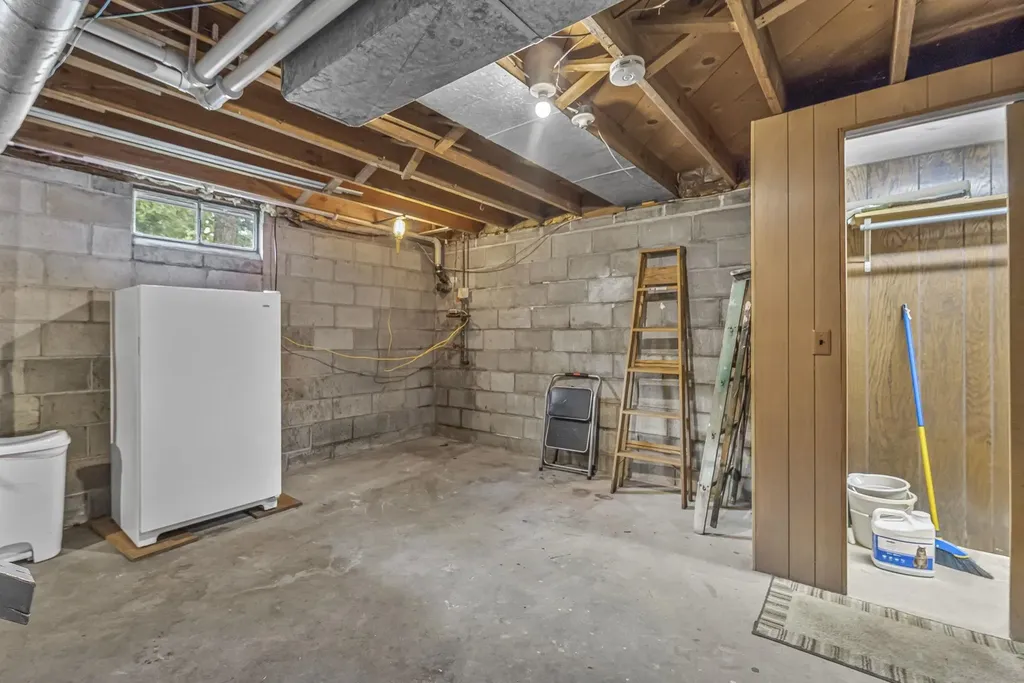805 Indian Trail Boulevard East Bay Township MI 49686