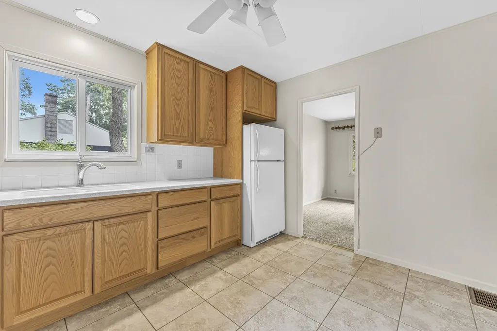 805 Indian Trail Boulevard East Bay Township MI 49686
