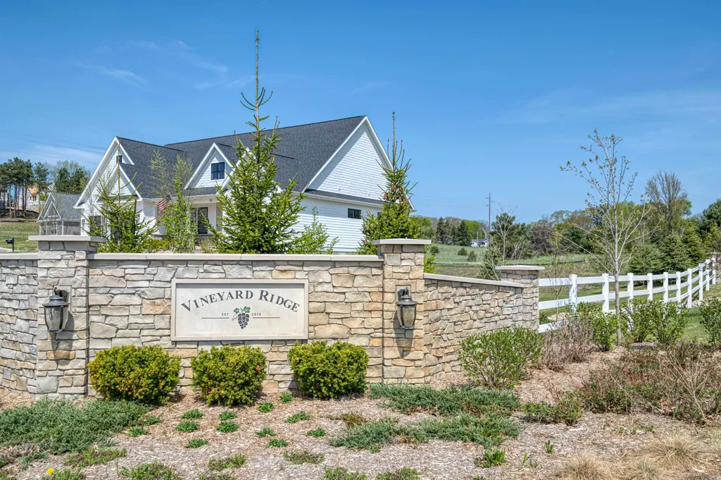 154 Vineyard Ridge Drive Peninsula Township MI 49686