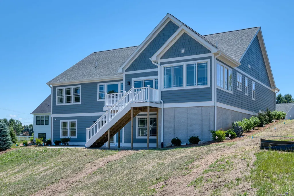 154 Vineyard Ridge Drive Peninsula Township MI 49686