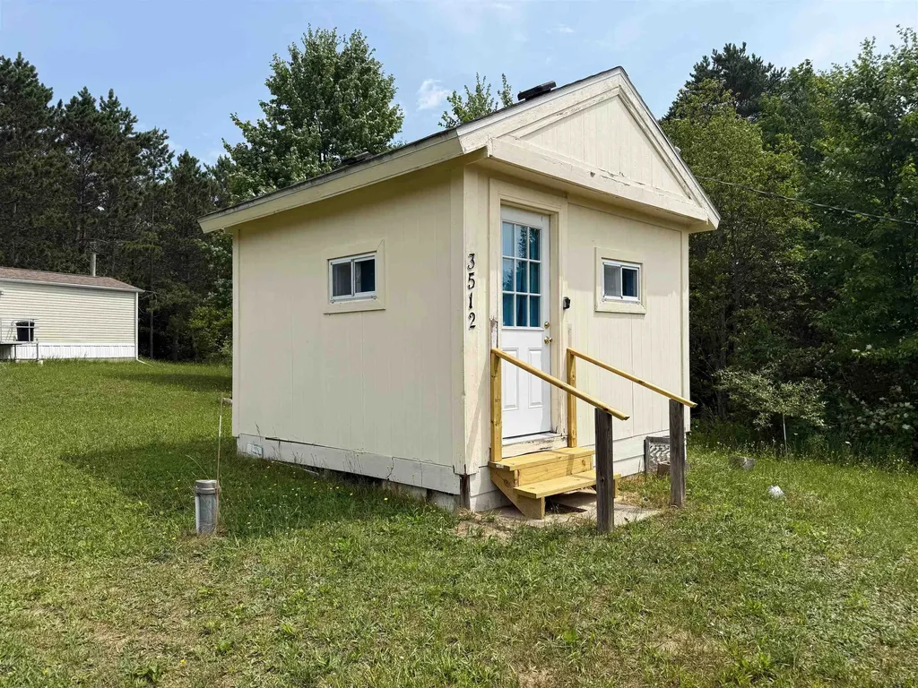 3512 SW Ingersoll Road Springfield Township MI 49633