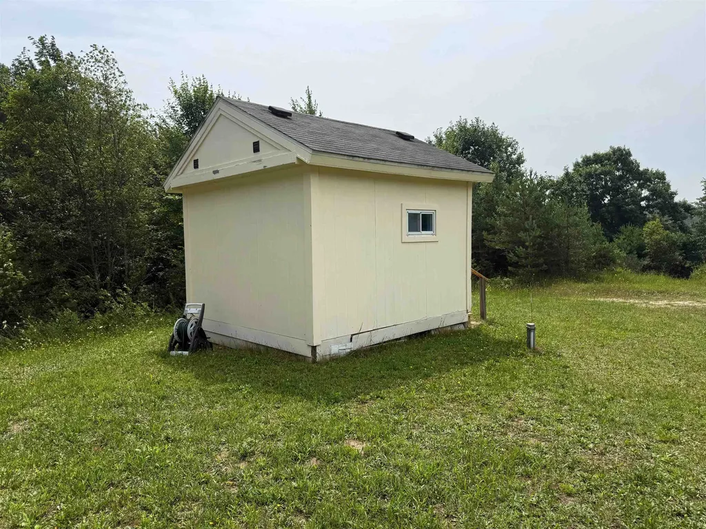 3512 SW Ingersoll Road Springfield Township MI 49633