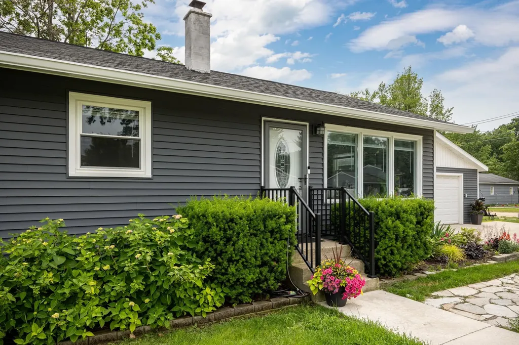 1022 Centre Street Traverse City City MI 49686