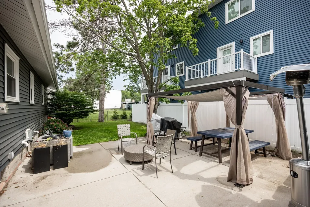 1022 Centre Street Traverse City City MI 49686