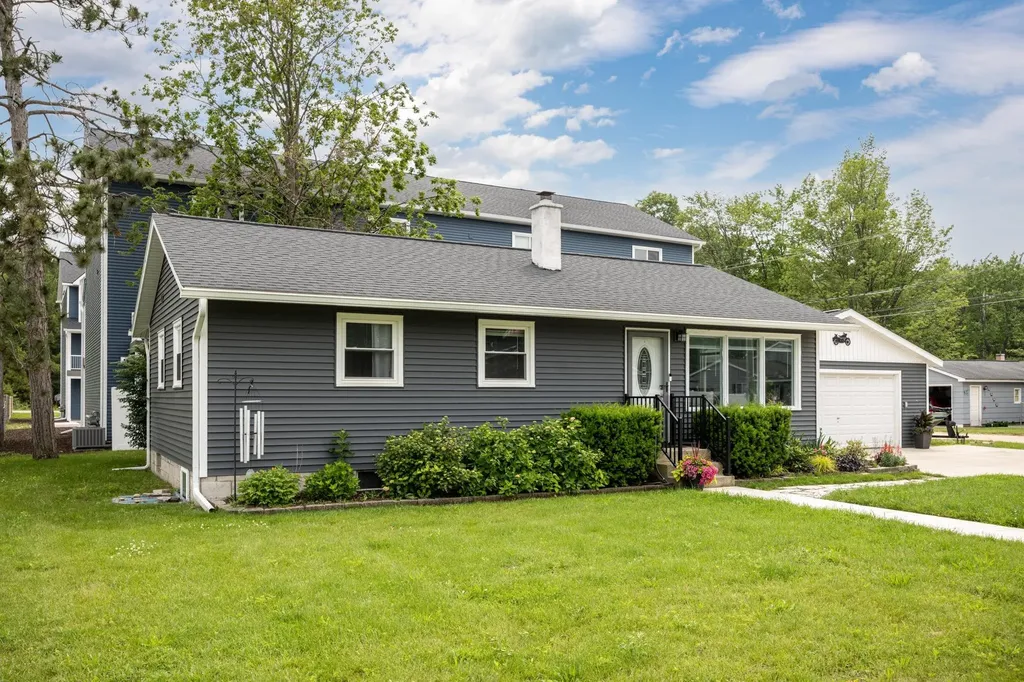 1022 Centre Street Traverse City City MI 49686