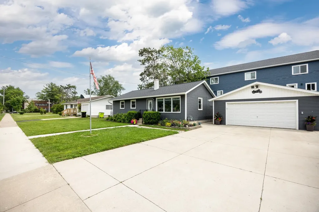 1022 Centre Street Traverse City City MI 49686