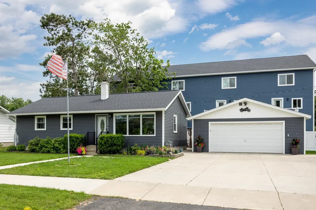 1022 Centre Street Traverse City City MI 49686