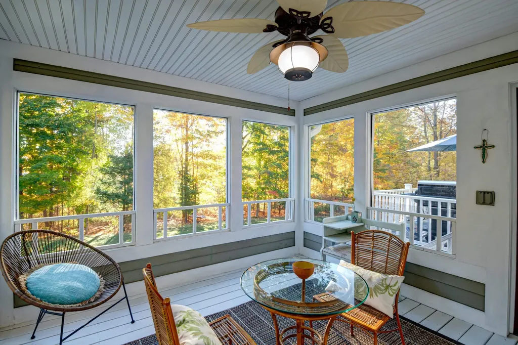 6436 Peregrin Court Peninsula Township MI 49686
