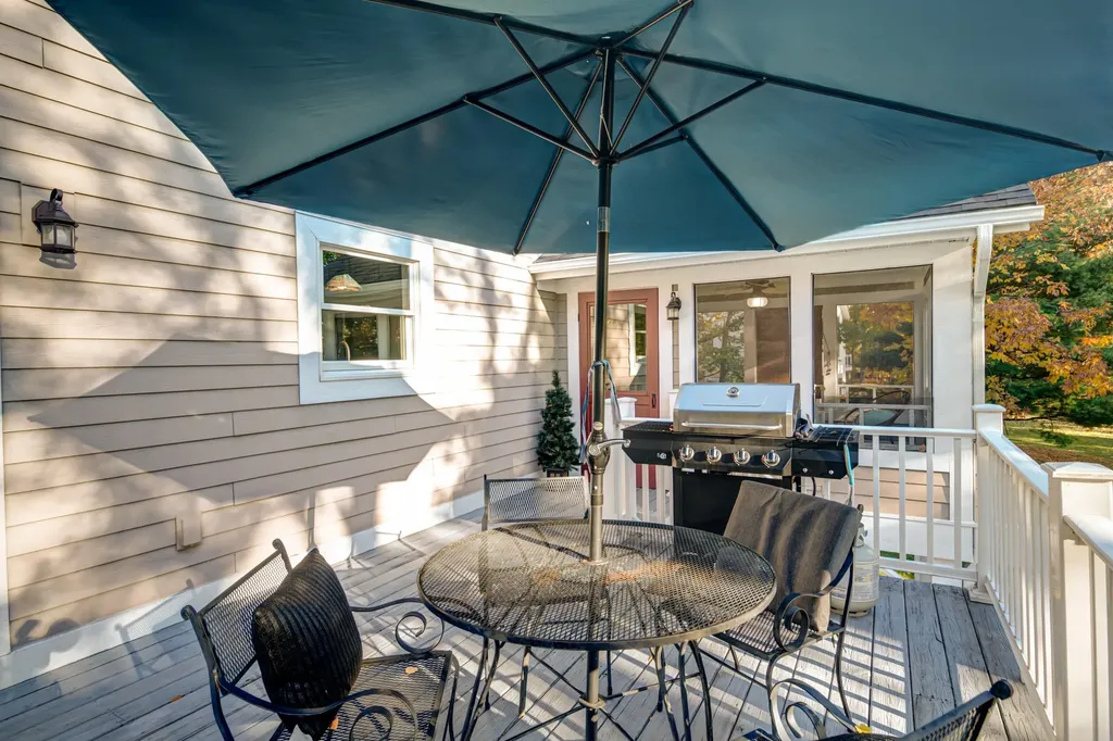 6436 Peregrin Court Peninsula Township MI 49686