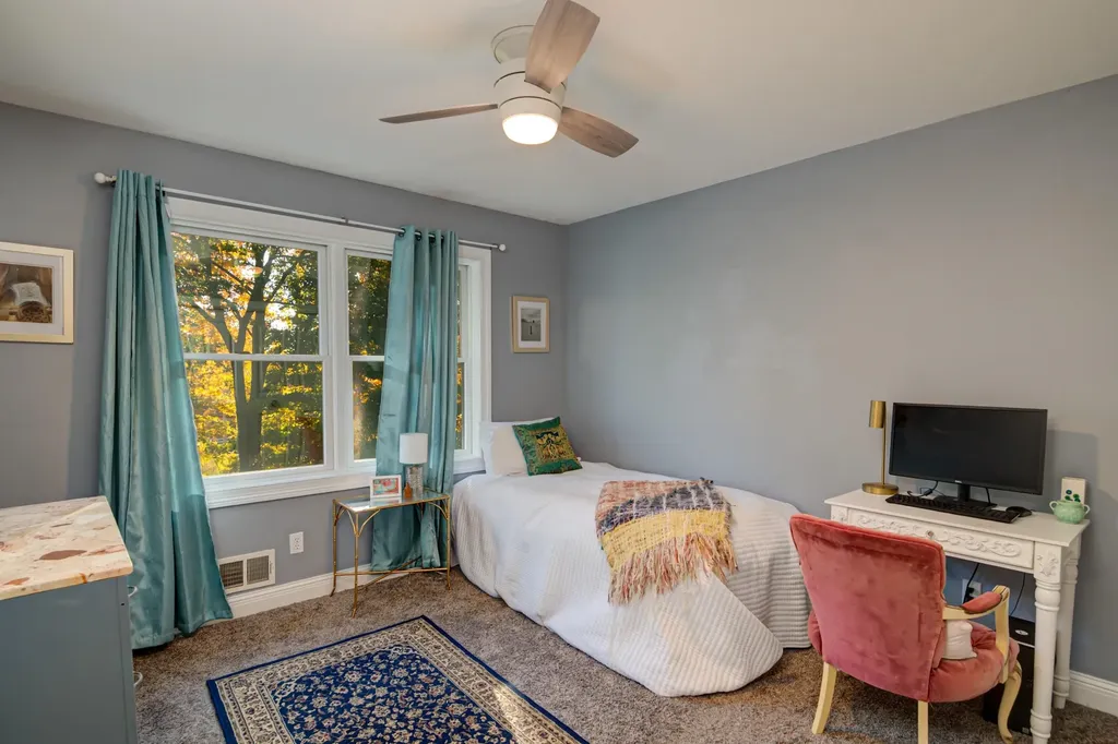 6436 Peregrin Court Peninsula Township MI 49686