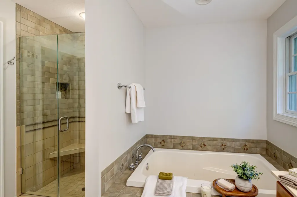 6436 Peregrin Court Peninsula Township MI 49686