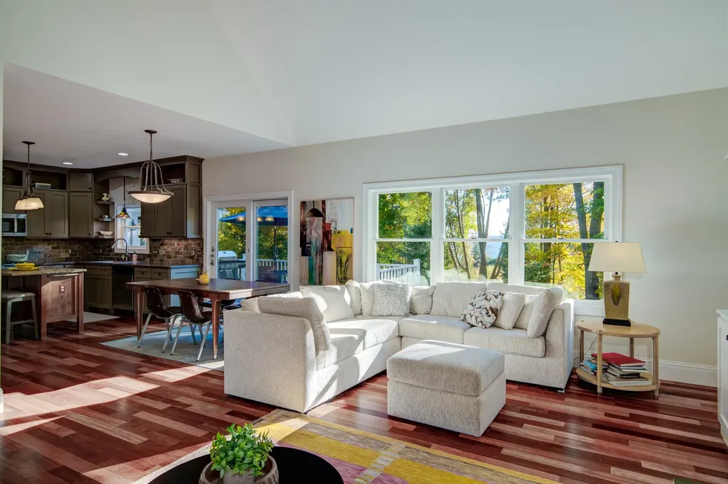 6436 Peregrin Court Peninsula Township MI 49686